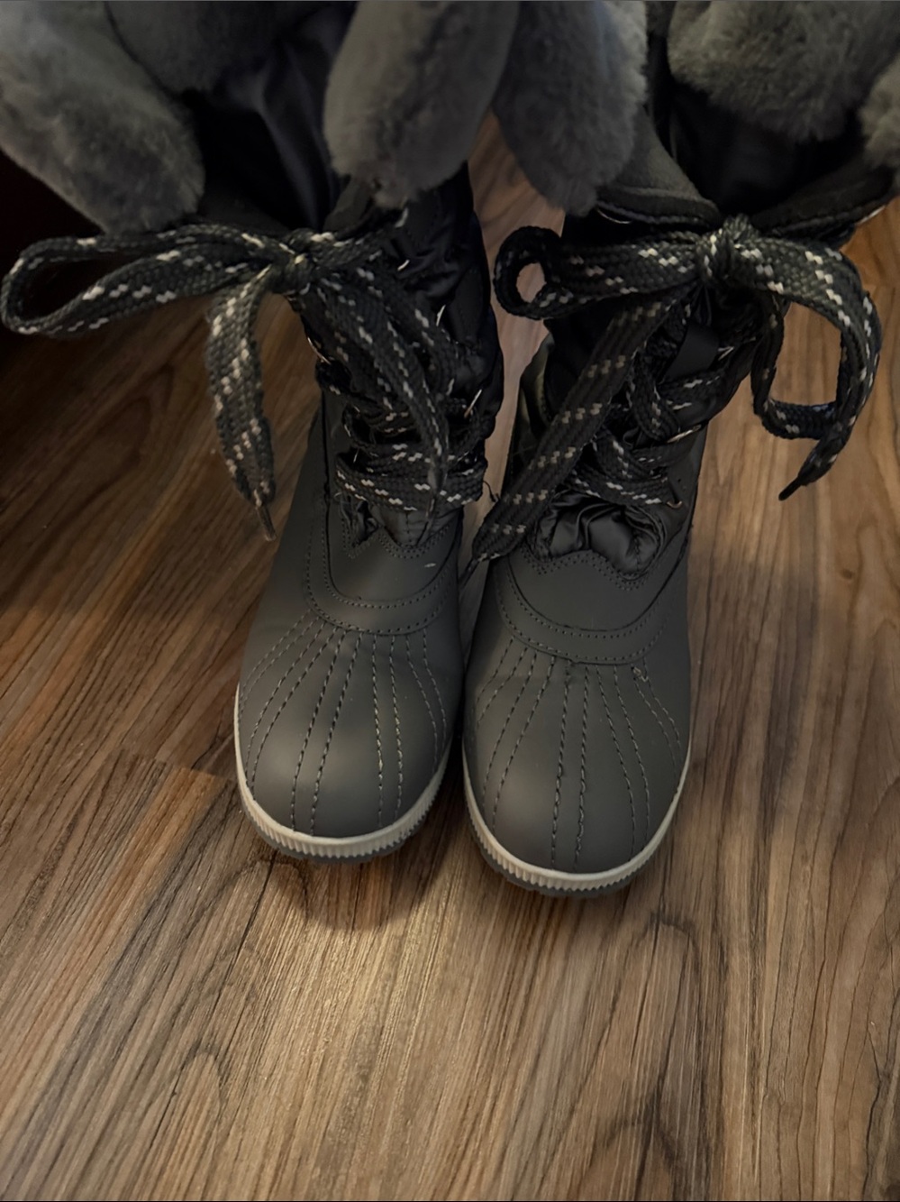 Women's Waterproof Lace-Up Winter Boots - Black